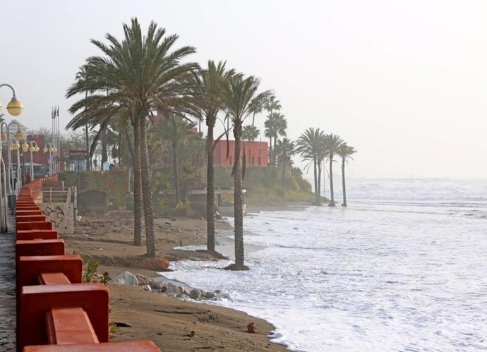 Temporal playas daños costas municipio levantre málaga benalmádena