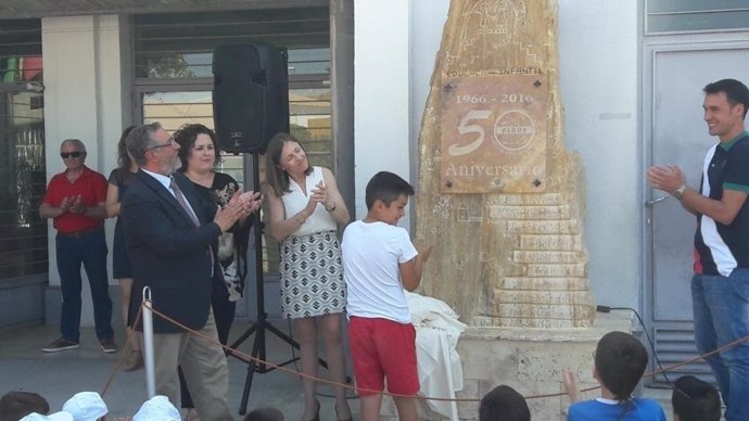 Fernández asiste a los actos del 50 aniversario del CEIP de Albox