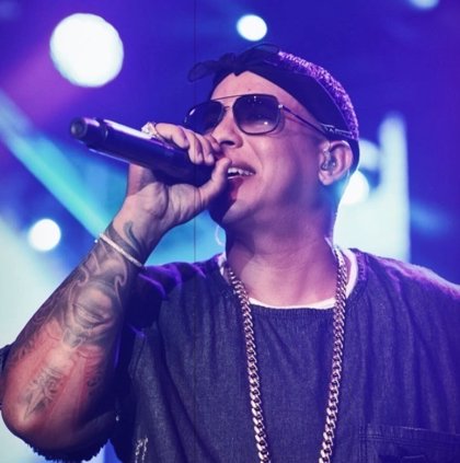 Daddy Yankee se une a una joven paciente con cáncer para cantar 'Despacito'  (VIDEO)