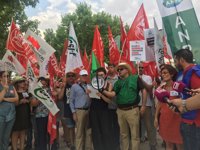 Decenas de interinos de C-LM reclaman ante Educación que no se les despida en verano