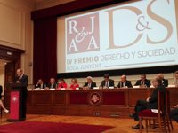 El exsecretario general de la OTAN Javier Solana tacha a Trump de "insensato e irresponsable"