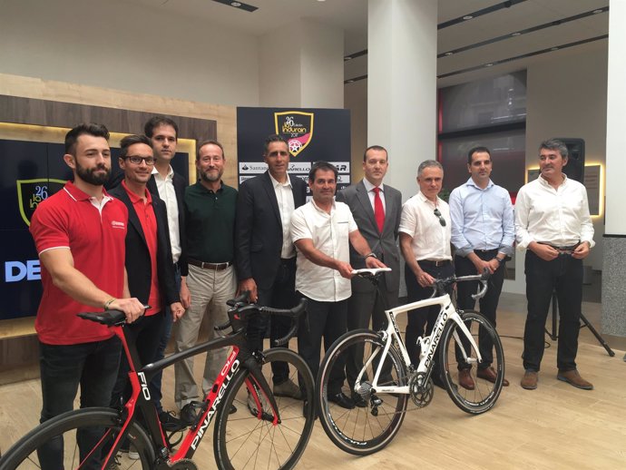 Miguel Indurain presenta la 26 edición de la carrera cicloturista La Indurain