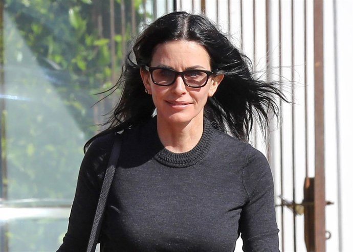 Courteney Cox olvida los rellenos faciales y apuesta por lo natural