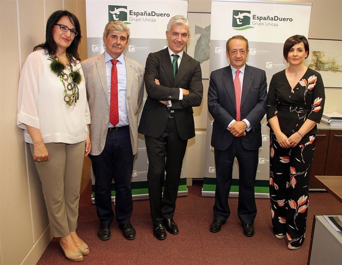 Convenio firmado en León para la Cátedra de la Empresa Familiar