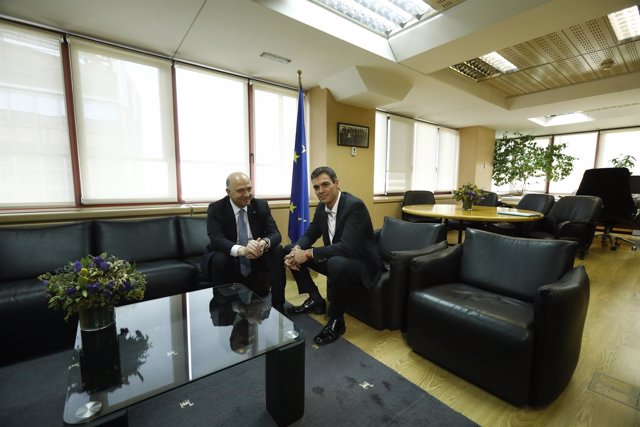 Pedro Sánchez se reúne con Pierre Moscovici