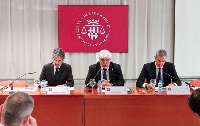 Els advocats Cristóbal Martell, Jorge Navarro i el degà de l'Icab Oriol Rusca 