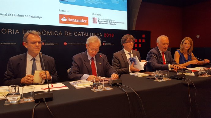 Oriol Amat, Miquel Valls,  Carles Puigdemont, Luis Herrero i Carme Poveda