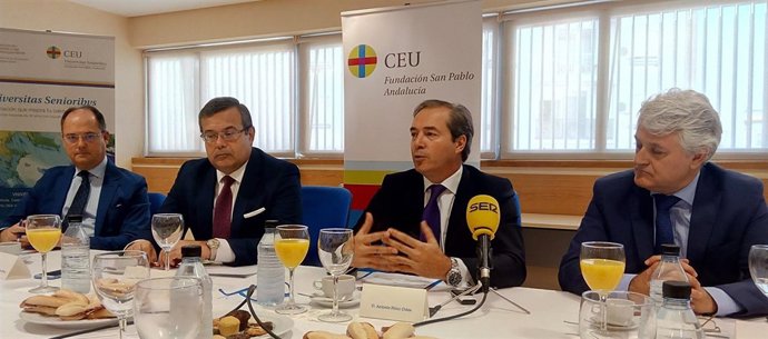 Desayuno informativo con el vicepresidente de Bidafarma, Antonio Pérez Ostos