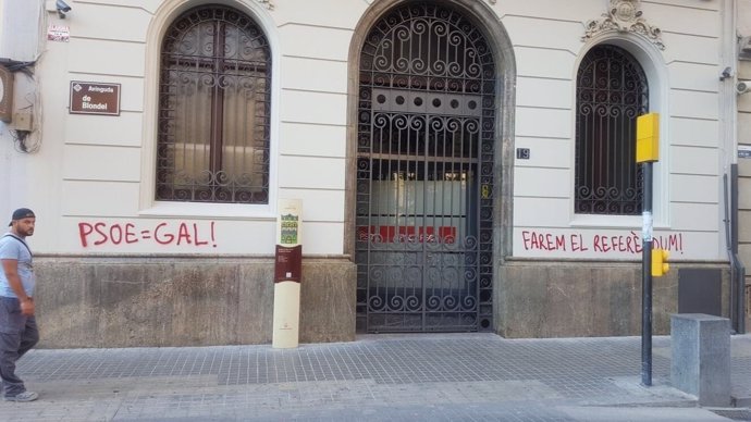 Atacan la sede del PSC en Lleida