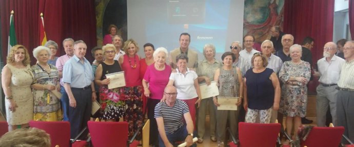 Entrega de diplomas en el CPA San Ildefonso de Granada