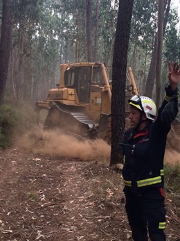 Bomberos del Ericam en el incendio de Portugal