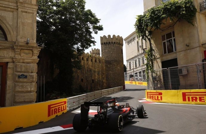 Fernando Alonso en el GP Europa 2016 en Azerbaiyán