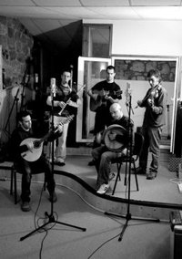 El grupo 'Naheba' abre este viernes los Cursos de Verano de la UR 2017 y el XII Festival 'Alberite Folk'