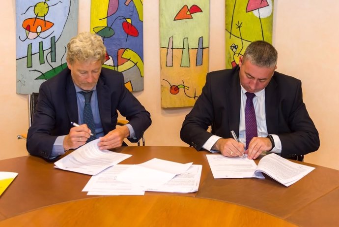 Firma del acuerdo entre el Círculo de Empresarios y Gas Natural Fenosa