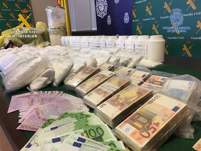 Droga y dinero intervenido en operación Guardia Civil