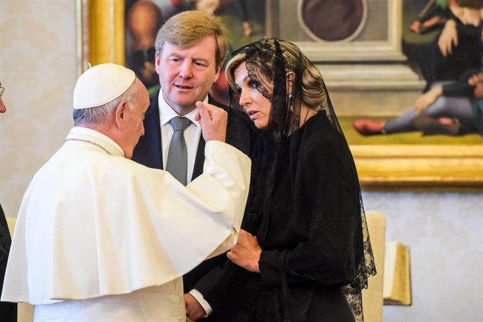 LOS REYES DE HOLANDA CON EL PAPA FRANCISCO
