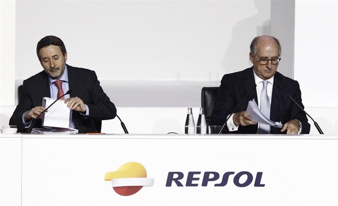 Antonio Brufau y Josu Jon Imaz en la Junta de Accionistas de Repsol