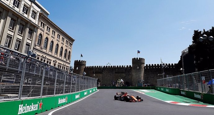 Fernando Alonso (McLaren) en Bakú (Azerbaiyán)