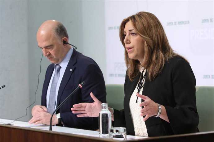 El comisario Pierre Moscovici y Susana Díaz en rueda de prensa en San Telmo