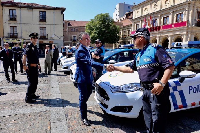 León: Nuevos vehículos de la Policía Local