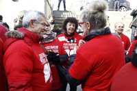 El PSOE quiere que el Gobierno detalle en el Senado los precios de los medicamentos de la hepatitis C