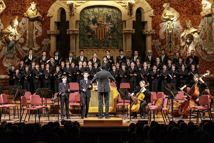 Concert solidari de l'Escolania de Montserrat en el Palau de la Música