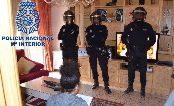 La Policia Nacional deté 18 persones d'una xarxa nigeriana de tracta