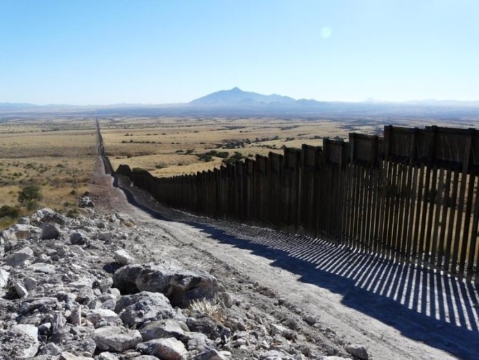 Muro entre Estados Unidos y México
