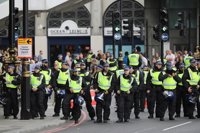 La Policía británica se prepara para posibles enfrentamientos entre grupos de extrema derecha y antifascistas