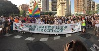 El Orgullo baja el arcoiris a València por los derechos LGTBi en un mundo libre y "sin miedo"