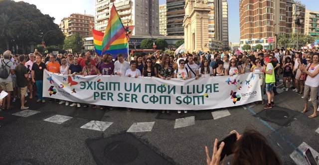 La marcha ha partido con una traca de la Porta de la Mar