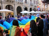 Marea Arcoíris sale a la calle para reivindicar los derechos y la igualdad "efectiva y real" del colectivo LGTB+