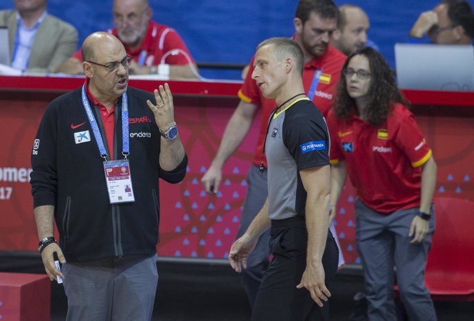    El Seleccionador Español De Baloncesto Femenino, Lucas Mondelo