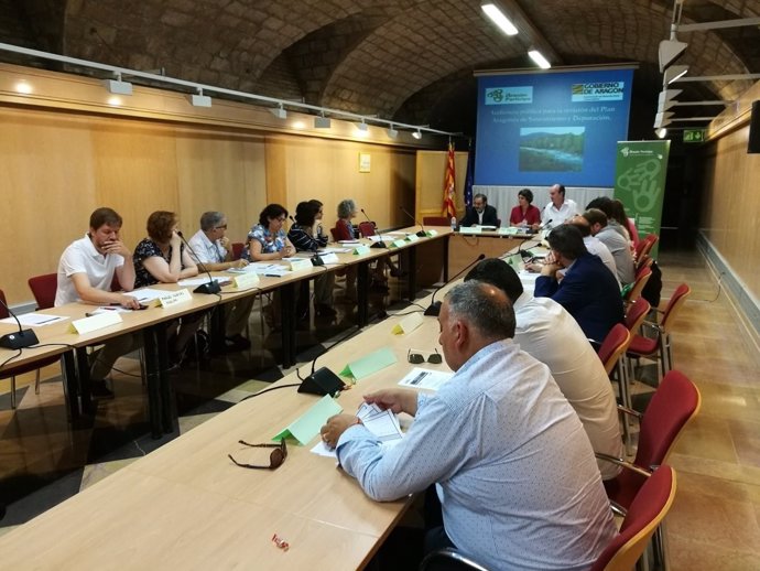 Reunión del proceso de revisión del plan de saneamiento y depuración.