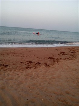 El rescate se produjo en la playa de La Goleta