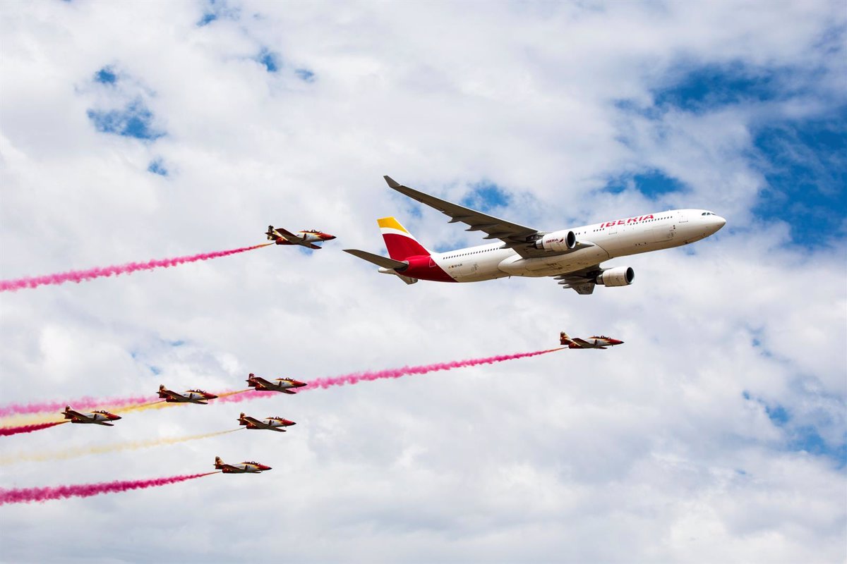 Iberia celebra sus 90 años de historia con una exhibición en el aeródromo  de Cuatro Vientos