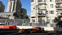 Ricciardo sorprende en Azerbaiyán, Sainz y Alonso puntúan