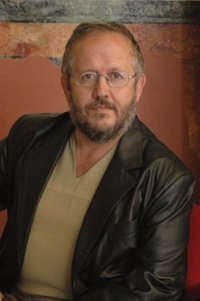 El poeta Juan José Téllez centra en Málaga una cita del ciclo 'Tecleando el misterio. Jazz y poesía bajo las estrellas'