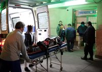 Mueren doce personas tras volcar un microbús en el oeste de Argentina