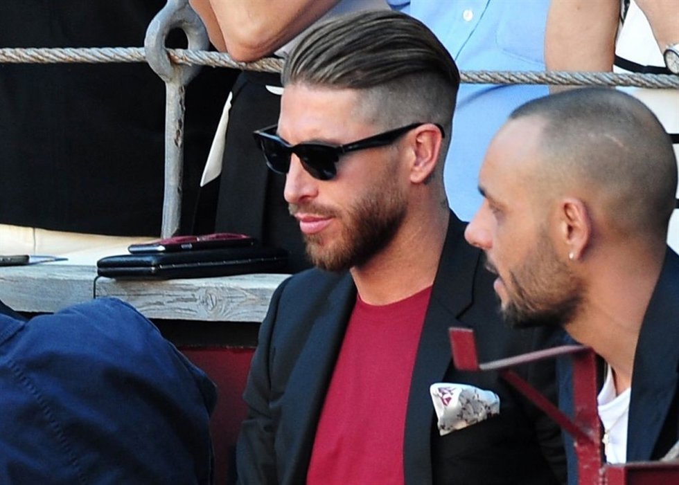 Sergio Ramos disfruta de las vacaciones a lo '3 metros sobre el cielo'