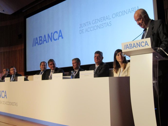Junta de Abanca con Javier Etcheverría y Juan Carlos Escotet                 