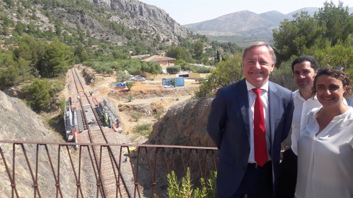 Juan Carlso Moragues visita obras línea Xàtiva-Alcoi.