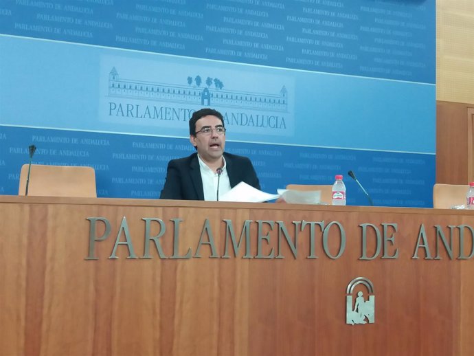 El portavoz parlamentario del PSOE-A, Mario Jiménez