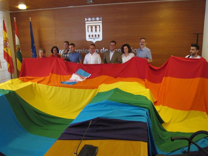 Acto de entrega de la bandera