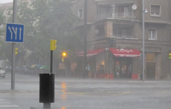 Tormenta en Zaragoza.