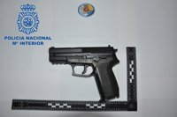 Detienen a un joven como presunto autor de dos robos con intimidación a menores con una pistola simulada