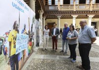Una exposición muestra en el palacio Pimentel de Valladolid la persecución que sufren las personas LGTB en África