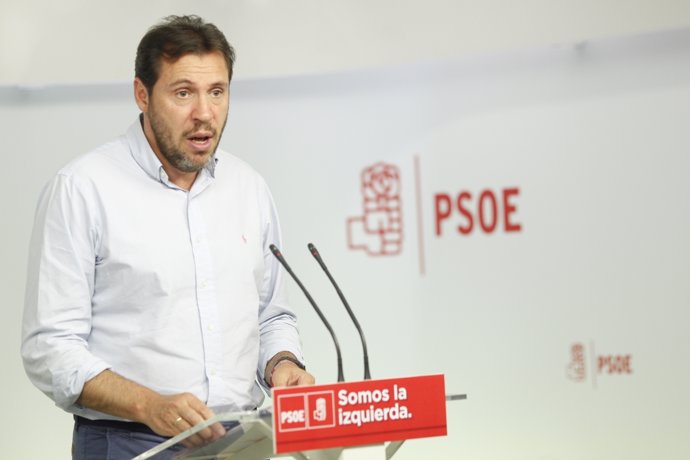 Roda de premsa d'Óscar Puente a Ferraz