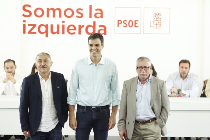 Pedro Sánchez junto con Pepe Álvarez e Ignacio Fernández Toxo