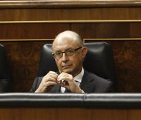 Toda la oposición, a la espera del PNV, apoyará mañana en el Congreso la reprobación de Montoro